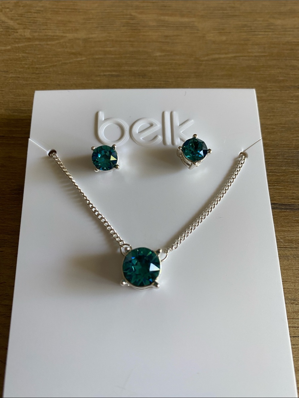 Earring and necklace set in silver and blue crystal colors